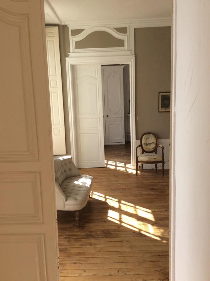Hotel Des Tailles モルターニュ・オー・ペルシュ エクステリア 写真