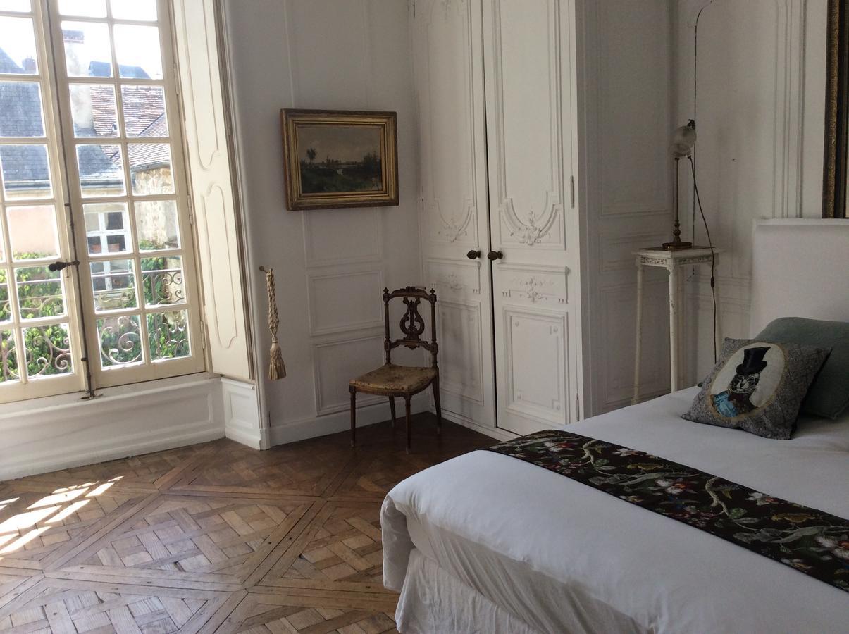 Hotel Des Tailles モルターニュ・オー・ペルシュ エクステリア 写真
