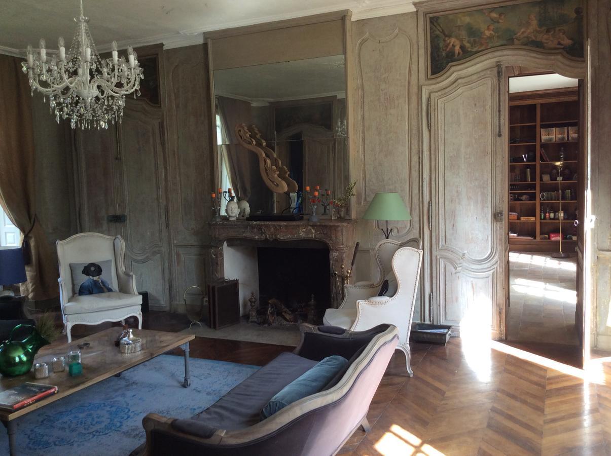 Hotel Des Tailles モルターニュ・オー・ペルシュ エクステリア 写真